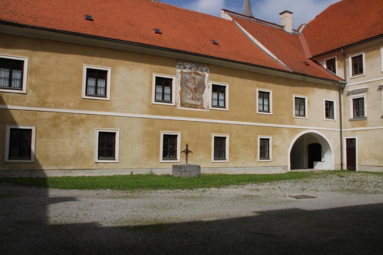 Hotel Im Stift Neuberg Neuberg an der Mürz Exterior foto